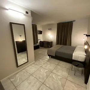 Hotel Taverna Napoleone ***